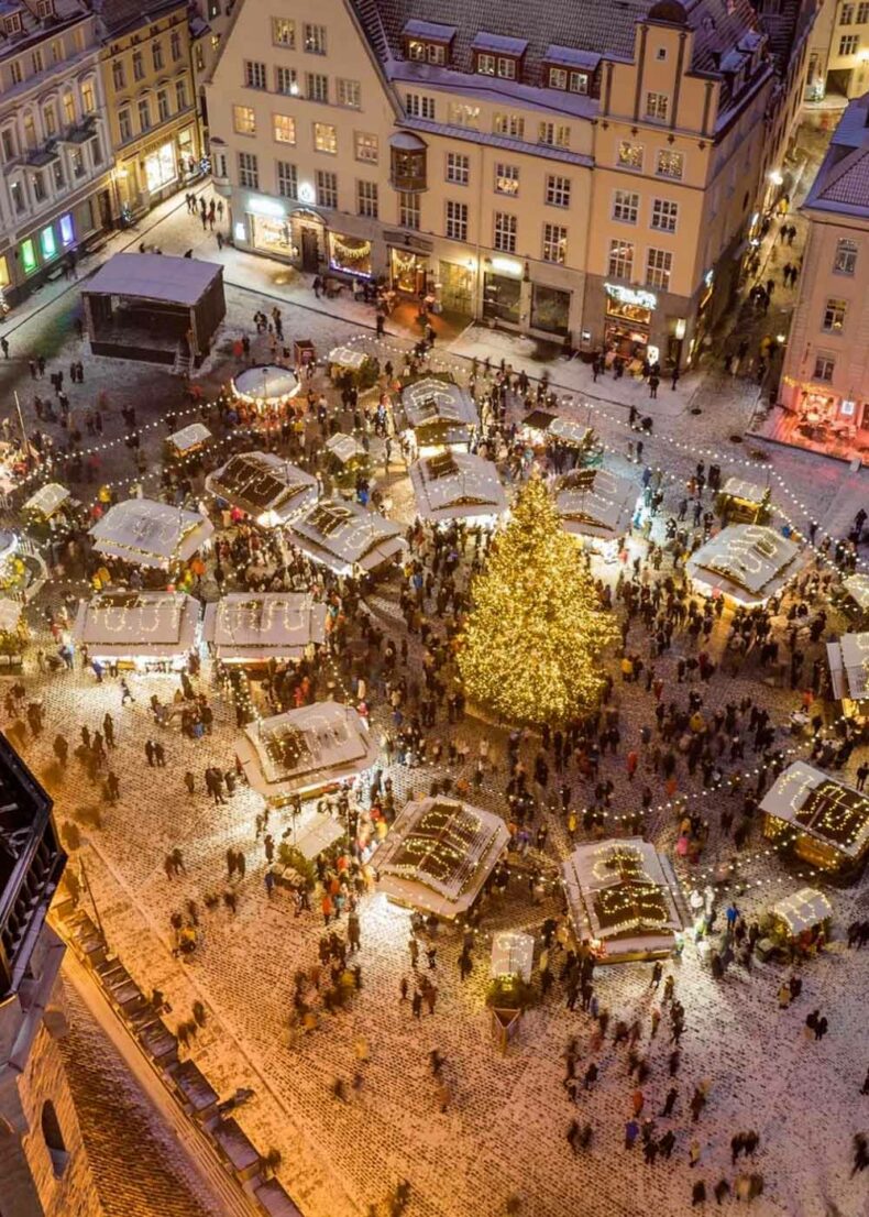In which country the first Christmas tree was decorated - in Latvia or Estonia