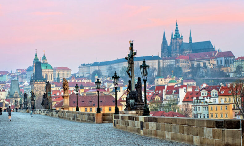 To avoid crowds on the Charles bridge, go in the sunrise