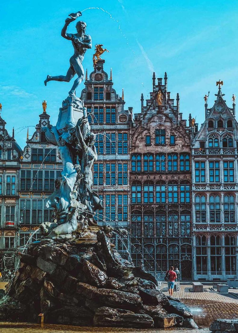 Statue in the Grand Place