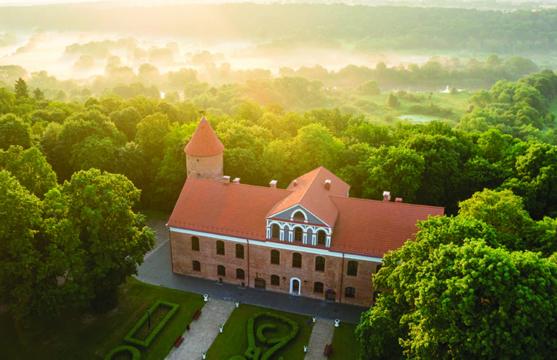 Raudondvare Manor is the monument of the beginning of Renaissance architecture in Lithuania