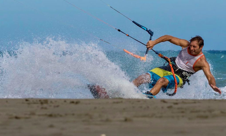 Go to Alaminos for the best kitesurfing locations in the world