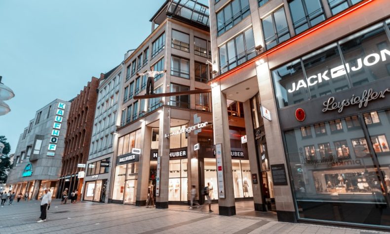 In Warsaw, Mokotowska Street Offers Shoppers a Showcase of Polish  Creativity - The New York Times