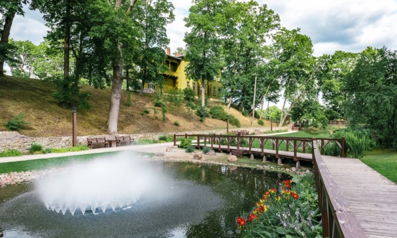 Bangert’s Villa and park behind