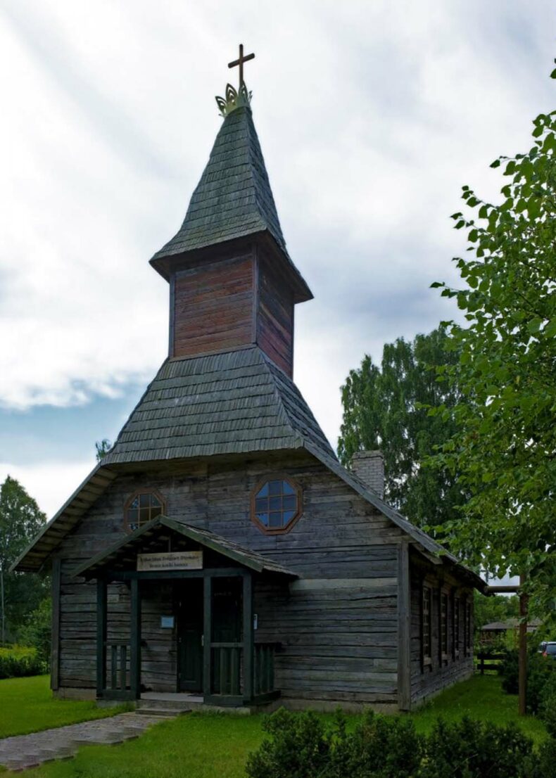 Grīņi Catholic Church was moved from Saka in 1997