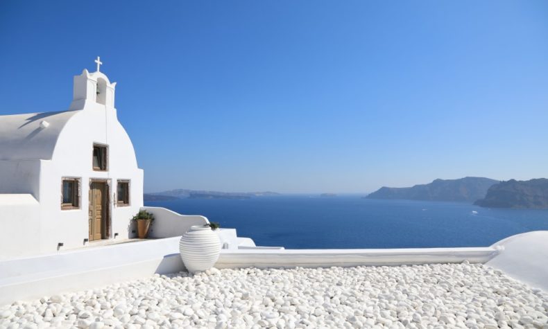 Stay in Santorini with the best view