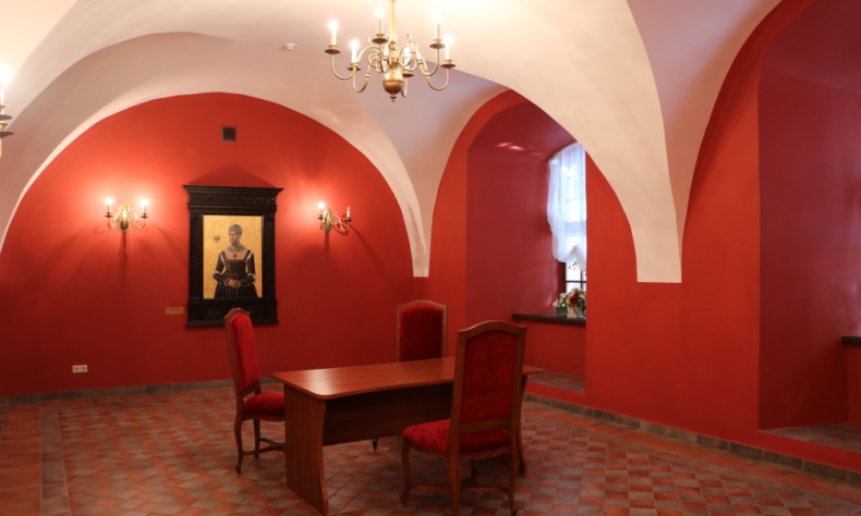 The main building of Raudondvaris Manor is filled with huge paintings