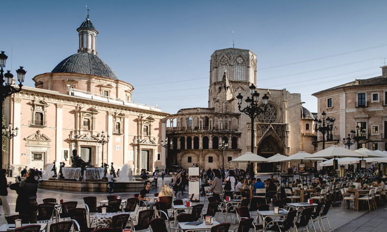 There are plenty of restaurant terraces throughout the Valencia old quarter’s plazas