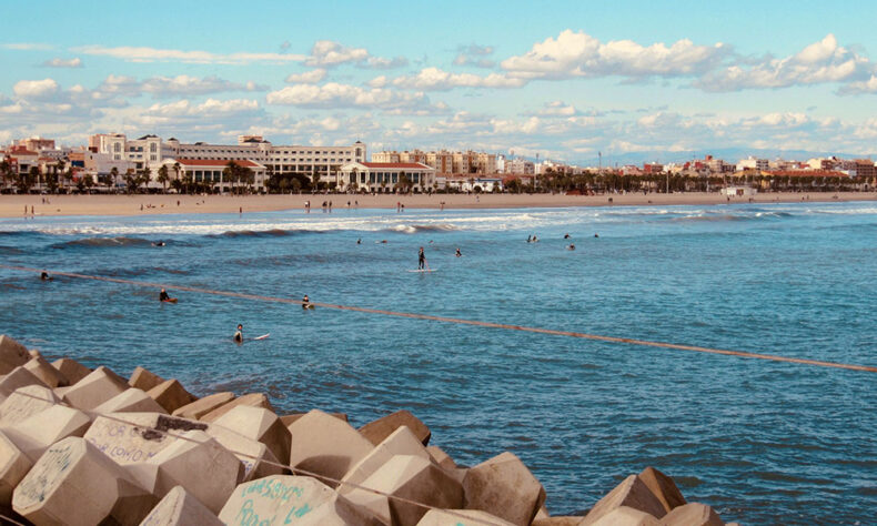 Patacona - a Valencian golden urban seaside filled with surfers