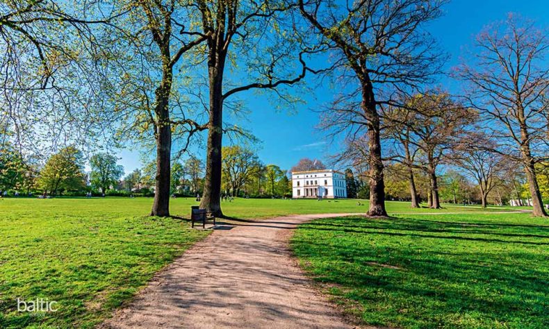 Jenischpark - Blankenese - English garden - Jenisch House and Ernst Barlach House museums