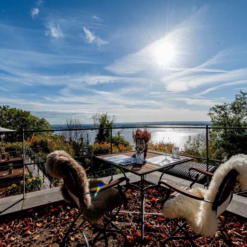 The view over the Elbe River from the Süllberg terrace