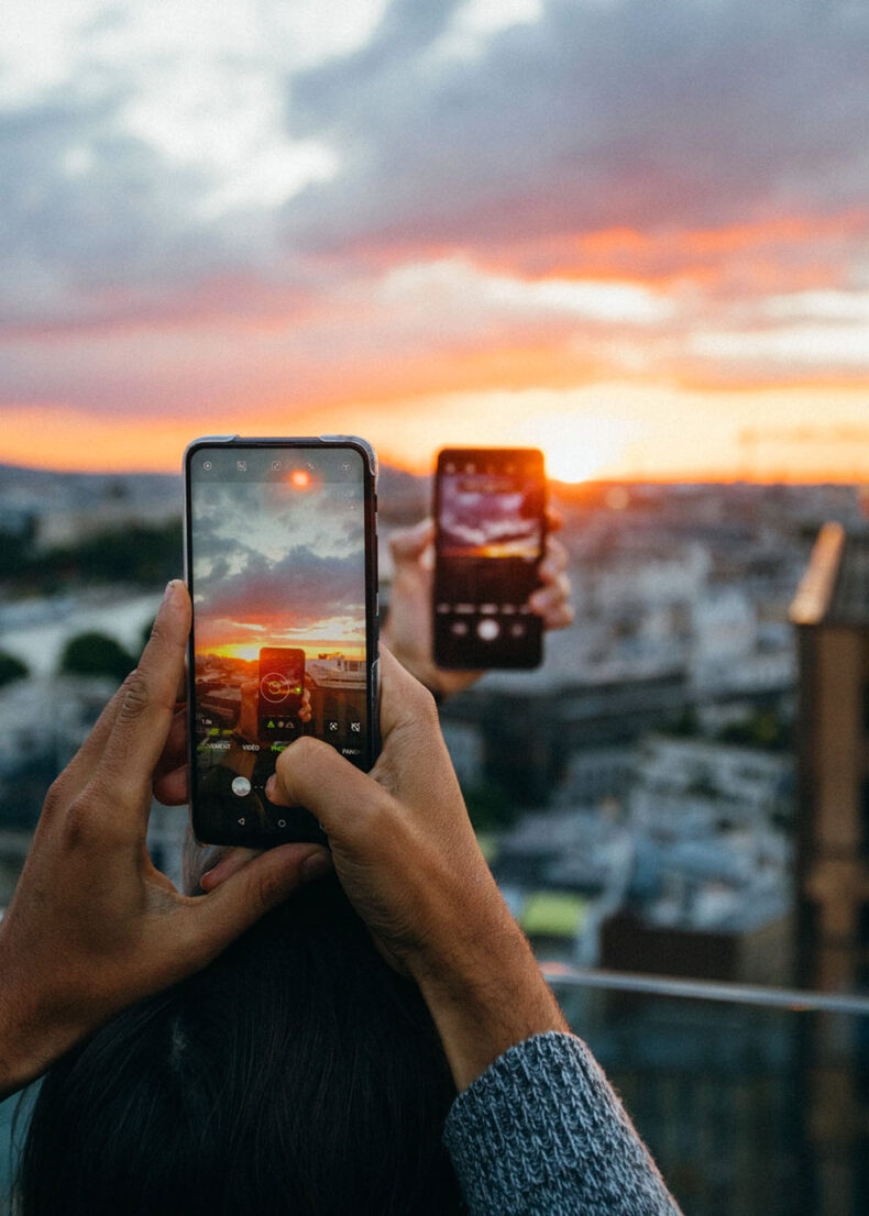 Beautiful sunset picture on Laho Rooftop in Paris