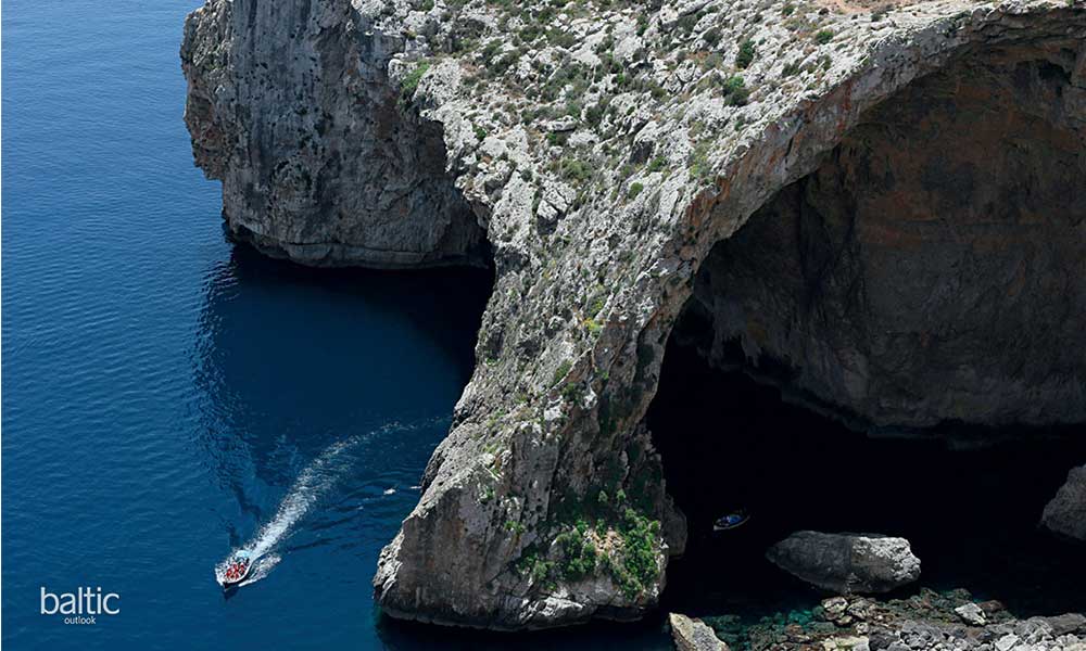 Blue Grotto in Wied iż-Żurrieq Malta