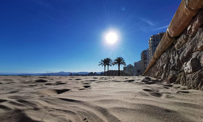 Endless golden sand beaches in Valencia