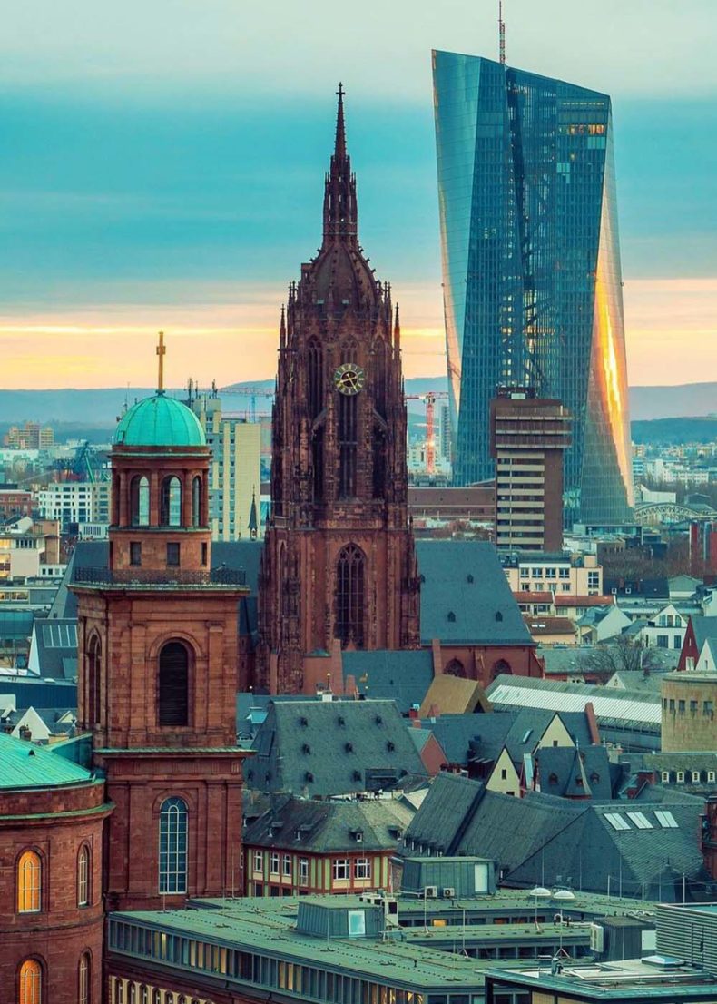 Frankfurt Cathedral - the Gothic grandeur