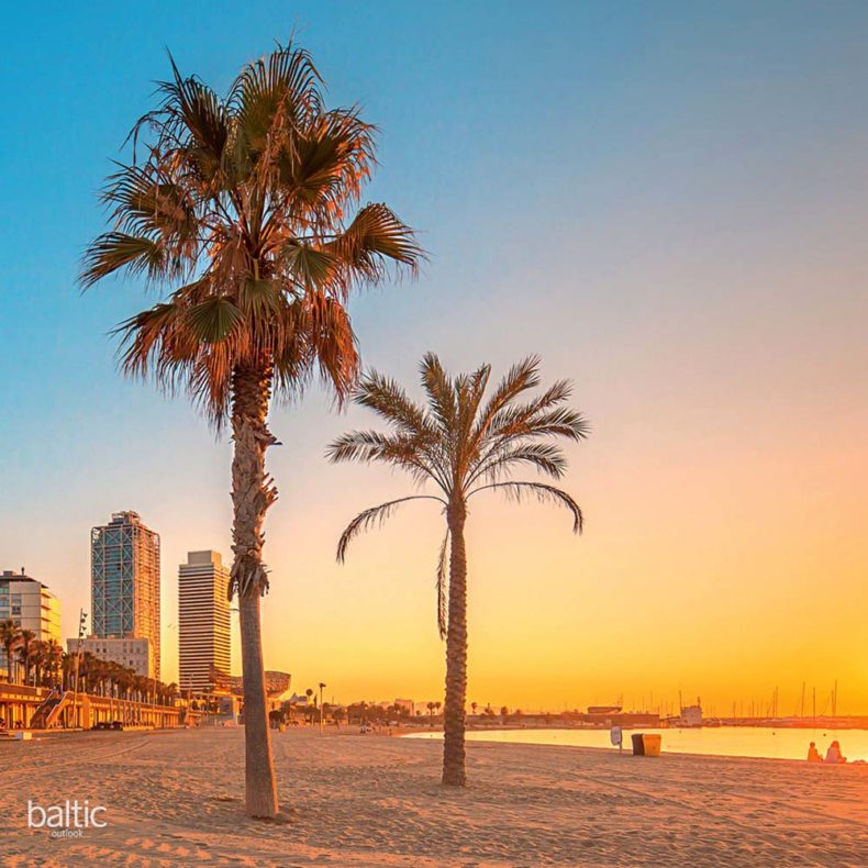 Autumn is a beach-friendly time in Barcelona
