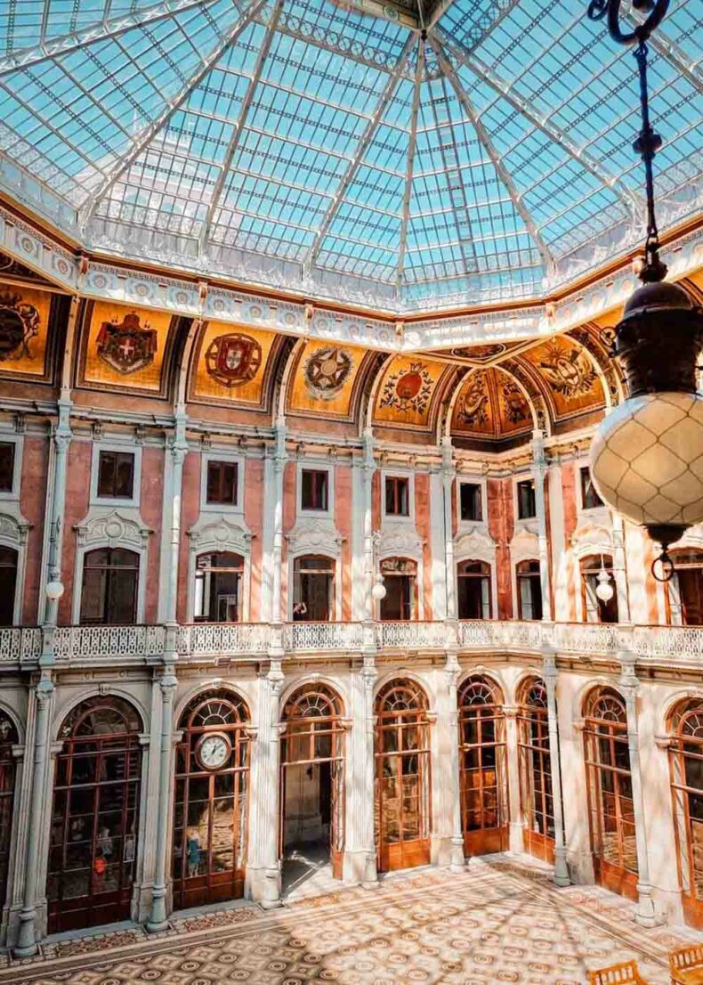 A neoclassical palace that is worth peeking into is the Palácio da Bolsa