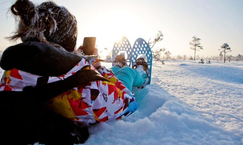 Join hiking group Purvu Bridēji for snowshoe hiking across a bog