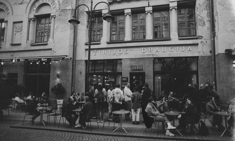 Estrada is a vibrant venue celebrating Lithuanian music culture with live performances