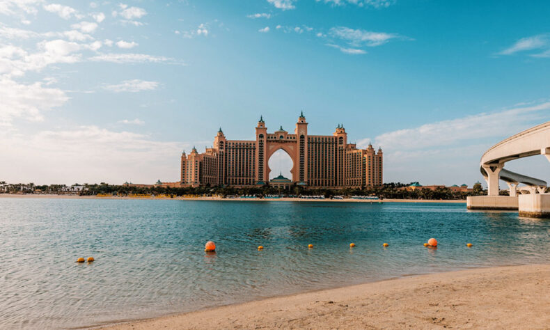 Atlantis The palm hotel comes with fantastic service, a gigantic waterpark, outstanding views, and a magical atmosphere