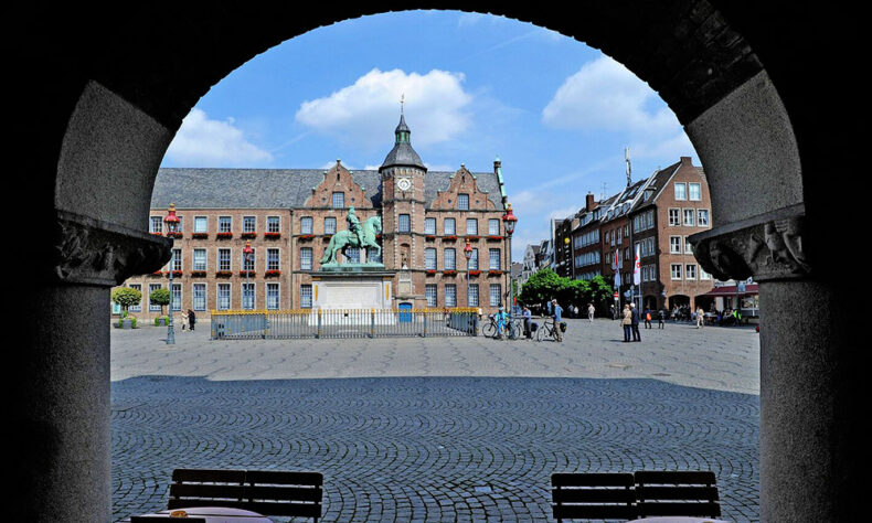 Start your Dusseldorf exploration from one of the city’s most famous landmarks - the Rathaus