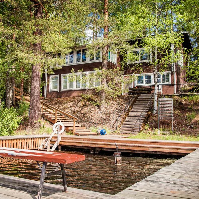 Urkin Piilopirtti is one of the many lakeside saunas in Tampere