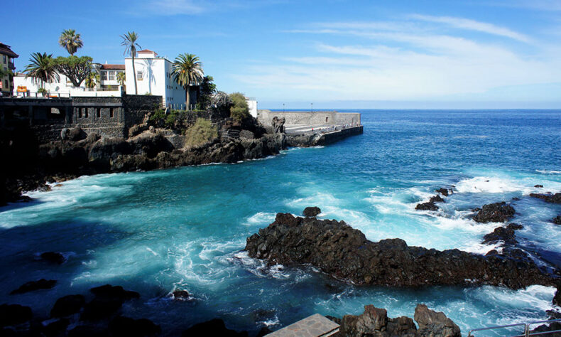 Puerto de la Cruz boasts one of the most striking coastlines in Spain