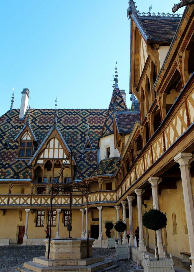 The iconic l'Hôtel-Dieu-Hospices de Beaune building