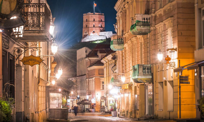 Explore Vilnius Old Town and Vilnius Castle Complex