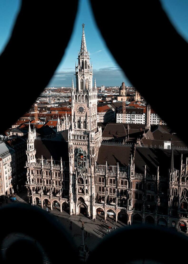 Square Marienplatz are the heart of Munich