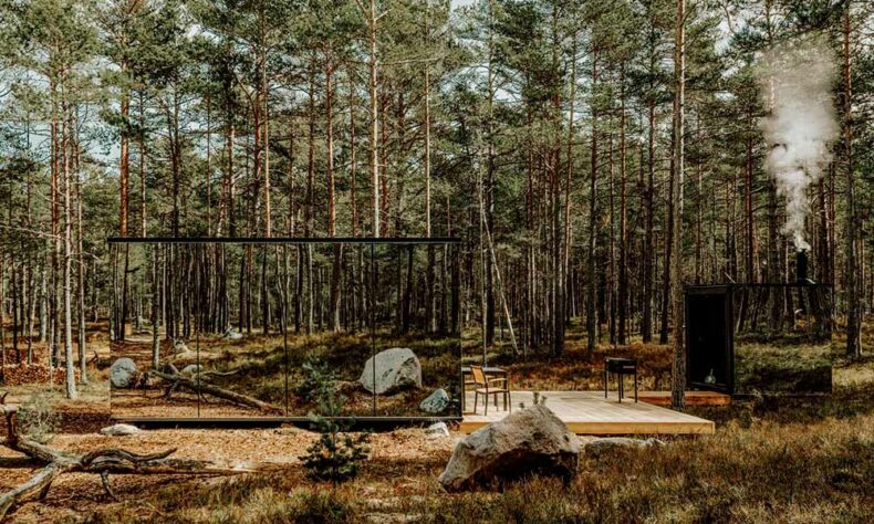 The ÖÖD mirror cabin will guarantee a stay in the forest with all the comforts