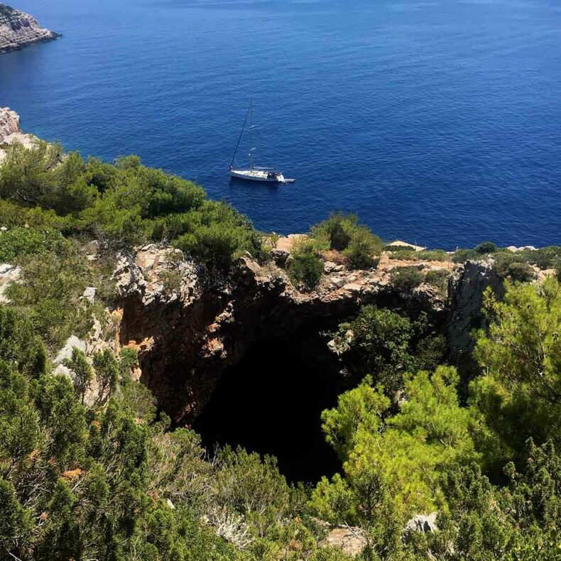 Legends say that Odysseus used a cave in the Mljet National Park as a shelter