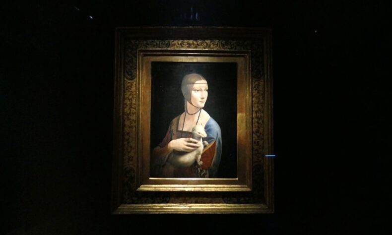 The Lady with an Ermine painting by Leonardo da Vinci you can admire at the Czartoryski Museum