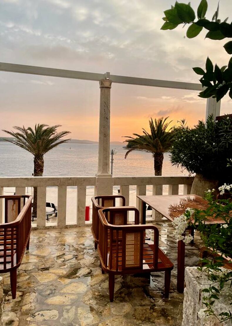 Enjoy a leisurely meal in the restaurant Don Quijote Hvar with a view of the Adriatic sea