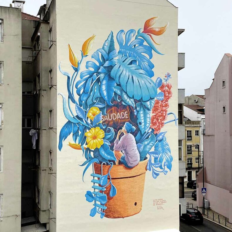 Graça neighbourhood and the Saudade mural by artist Mário Belém