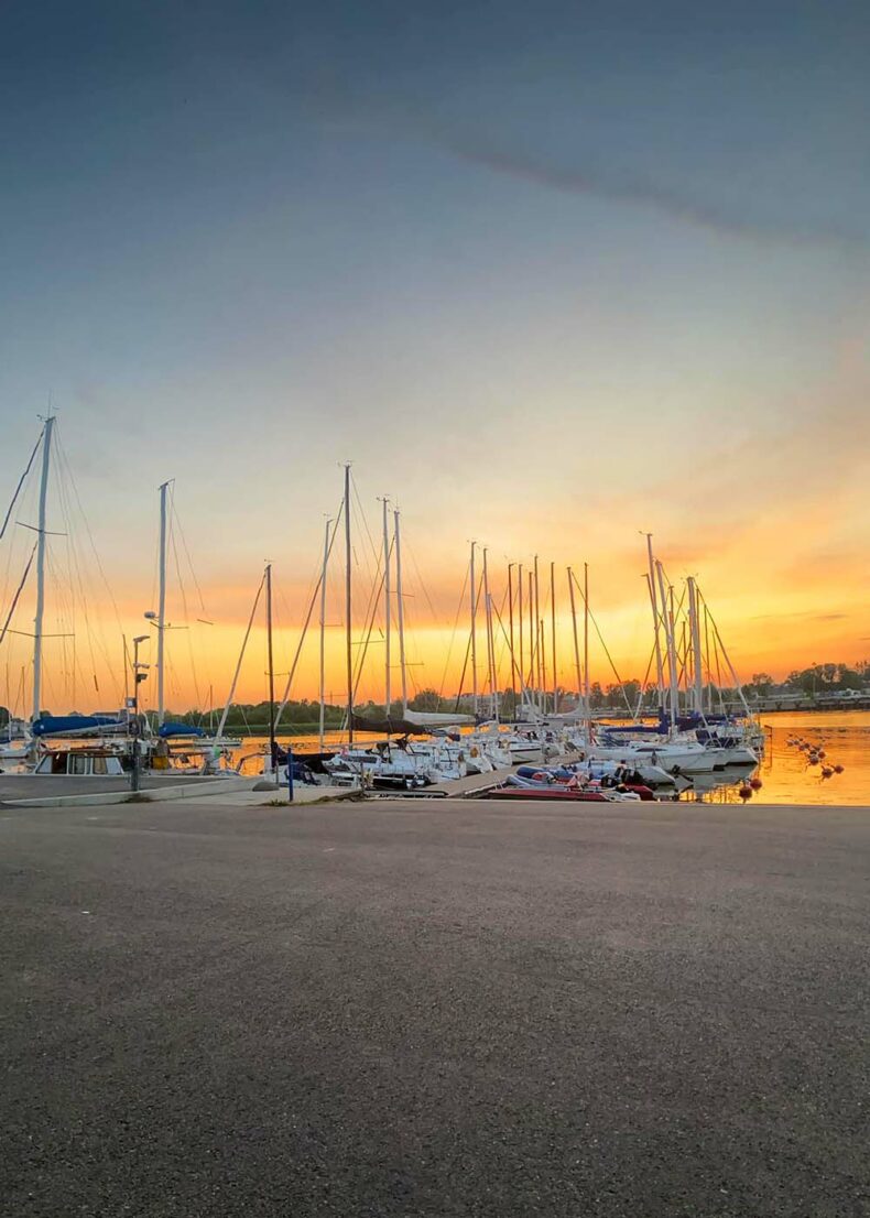 Pärnu Yacht Club restaurant guarantees a panoramic views of the river