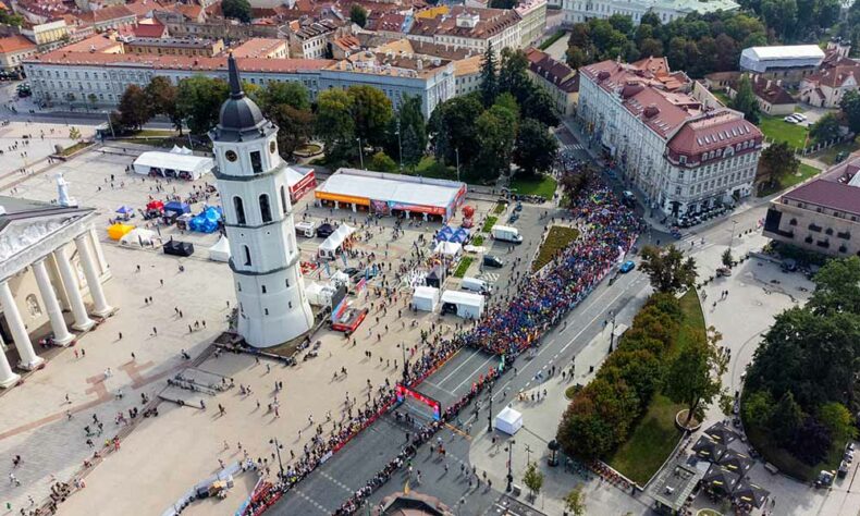 Rimi Vilnius Marathon beginning and ending are at the iconic Cathedral Square