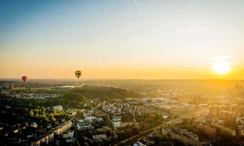 Enjoy a view over Vilnius from the hot-air balloon
