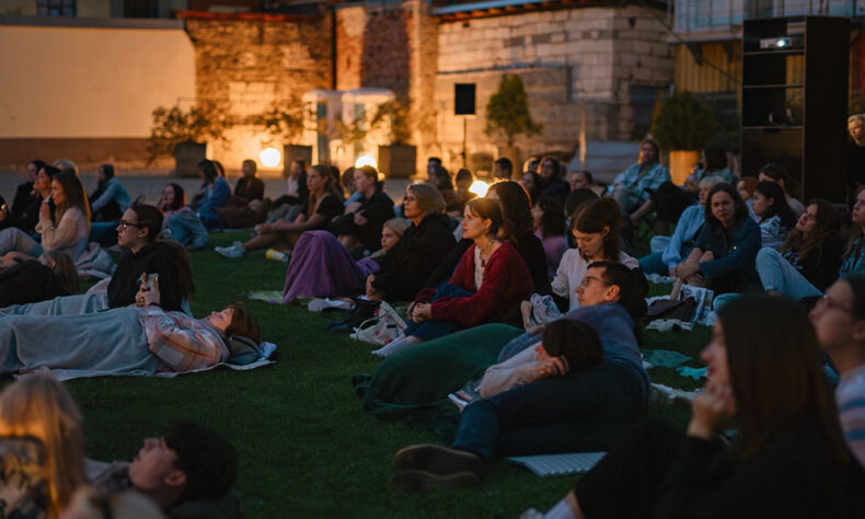 Experience open-air movie nights at the art centre Zuzeum