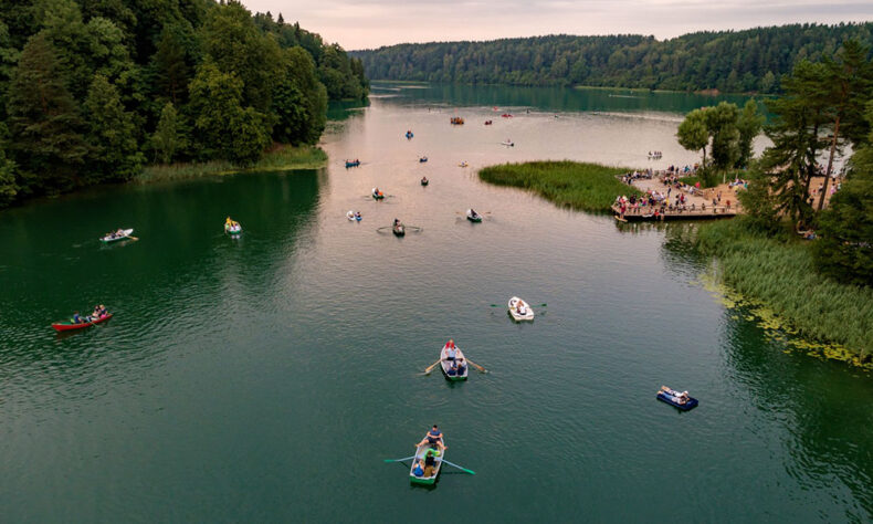 Explore the Green lakes located in Verkiai Park