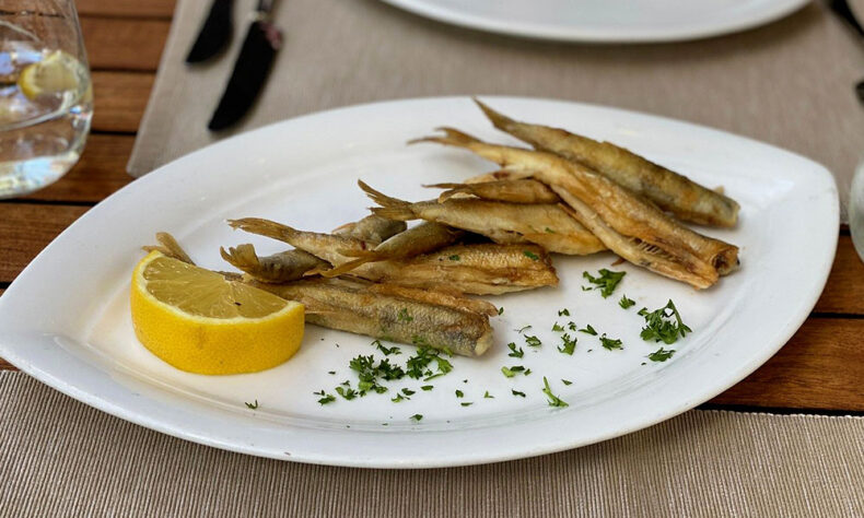 Fried smelt fish at the restaurant Zuvine