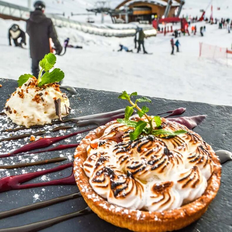 Le Chamois d'Or in Val Thorens offers to try delicious food with a view of the French Alps