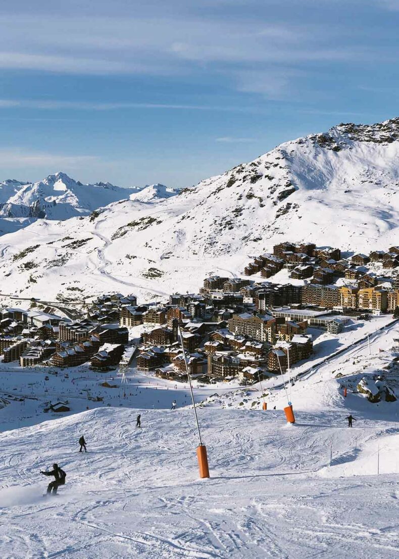 Val Thorens region encompasses 600 kilometres of interconnected slopes and boasts 158 ski lifts