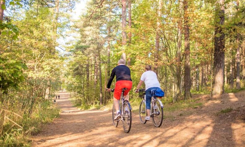 Explore the scenic Pyynikki trails in Tampere by bicycle