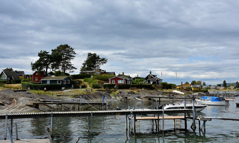 Lindøya is an idyllic island with around 300 summer cottages in red