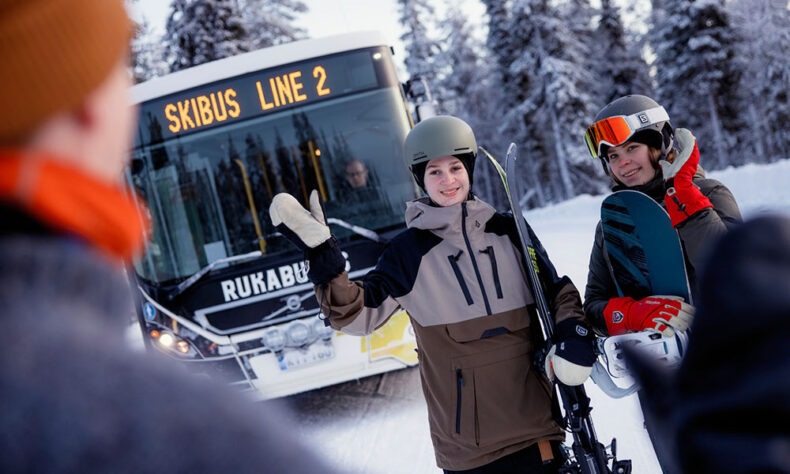 Regular ski buses make it easy to get around Ruka-Kuusamo